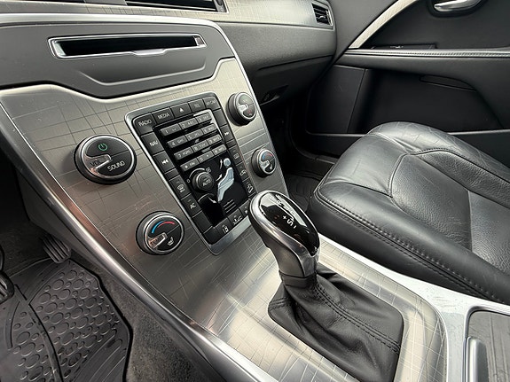 Volvo XC70 19 of 28