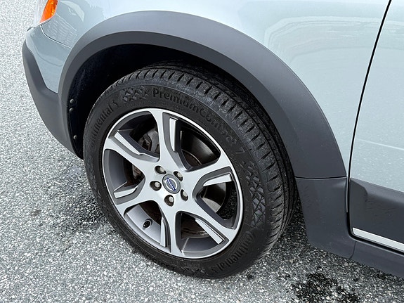 Volvo XC70 8 of 28