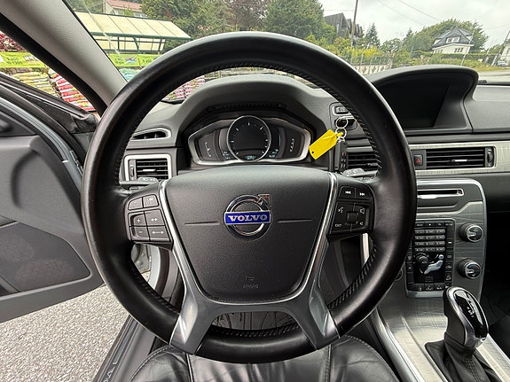 Volvo XC70 14 of 28
