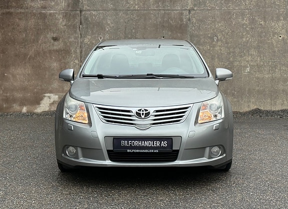 Toyota Avensis 3 of 5
