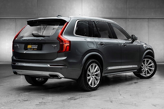 Volvo XC90 3 of 5