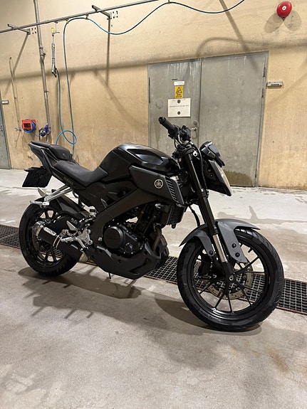 Yamaha MT-125 2 of 7