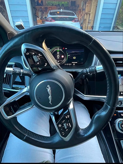 Jaguar I-PACE 13 of 16