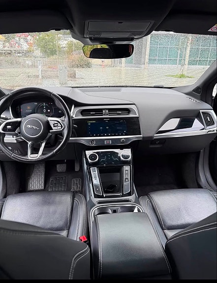 Jaguar I-PACE 15 of 16