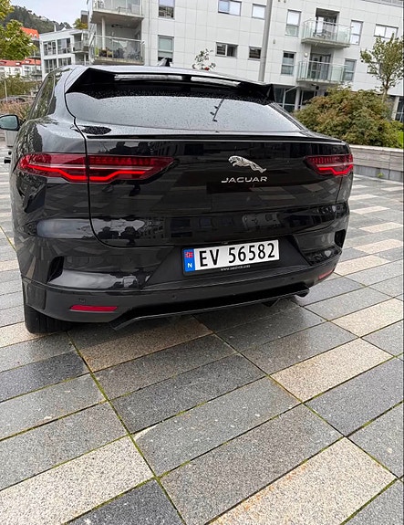 Jaguar I-PACE 5 of 16