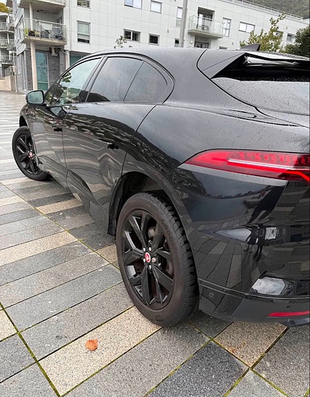 Jaguar I-PACE 6 of 16