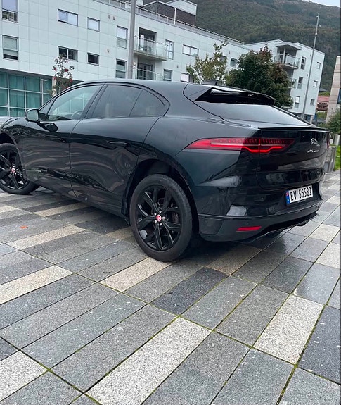 Jaguar I-PACE 10 of 16