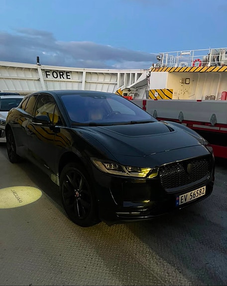 Jaguar I-PACE 4 of 16