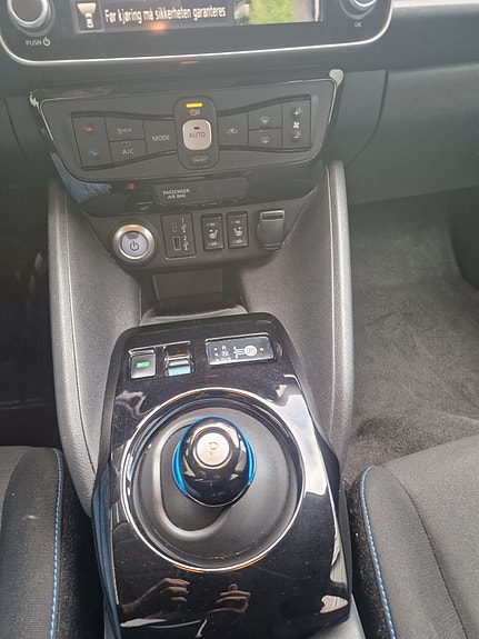 Nissan Leaf 25 of 30