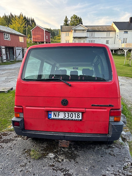 Volkswagen Caravelle 8 of 11