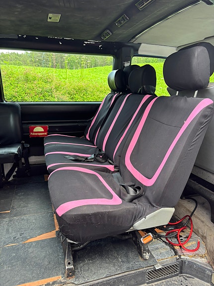 Volkswagen Caravelle 3 of 5