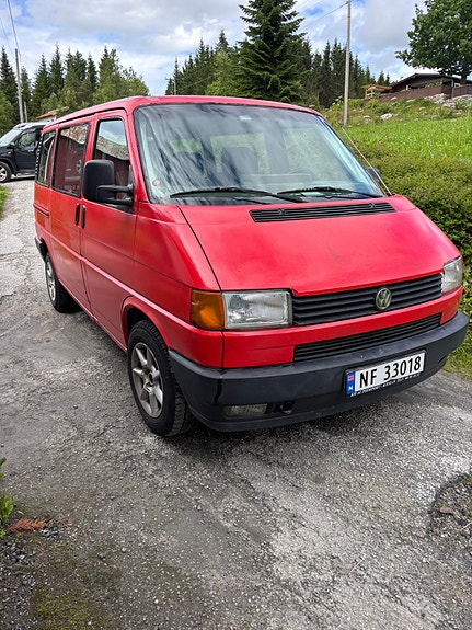 Volkswagen Caravelle 2 of 5