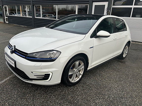 Volkswagen Golf VII 3 of 5