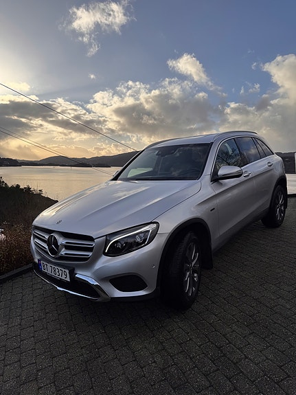 Mercedes-Benz GLC350 e 3 of 6