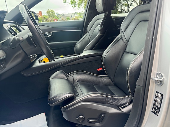 Volvo XC90 12 of 30