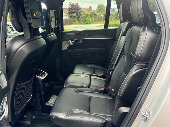 Volvo XC90 25 of 30