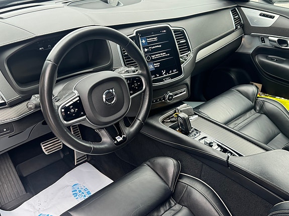 Volvo XC90 14 of 30