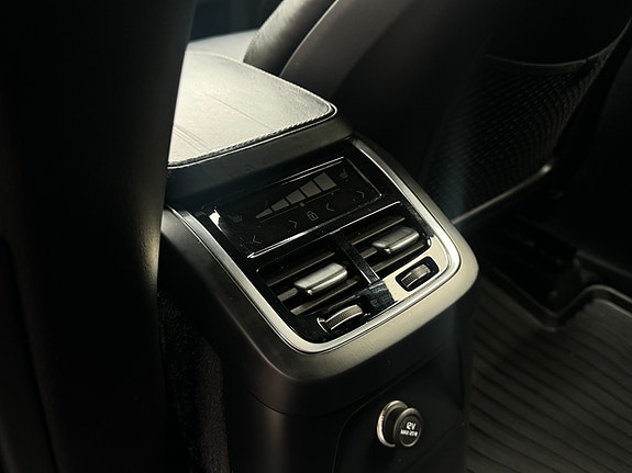 Volvo XC90 28 of 30