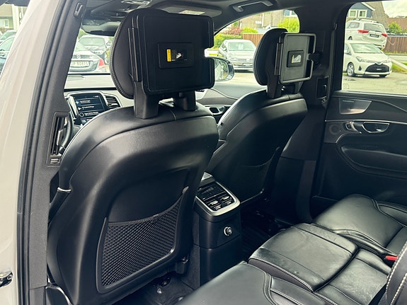 Volvo XC90 27 of 30