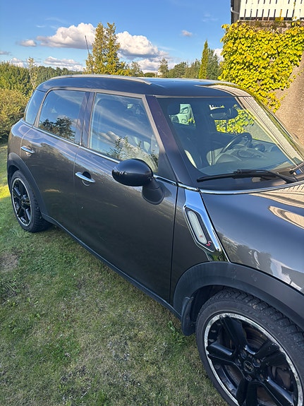 MINI Countryman Cooper SD 2 of 5