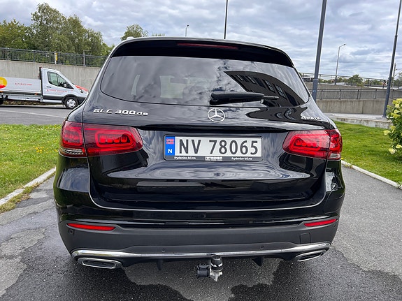 Mercedes-Benz GLC300 de 5 of 30