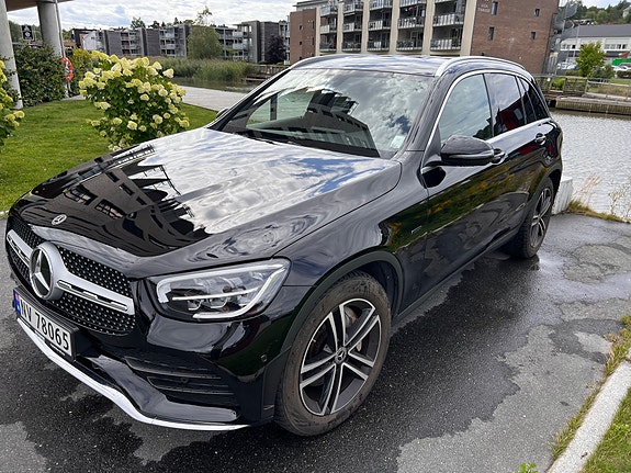 Mercedes-Benz GLC300 de 3 of 30