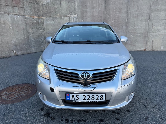 Toyota Avensis 4 of 5
