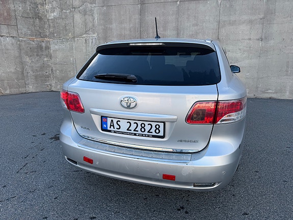 Toyota Avensis 5 of 5
