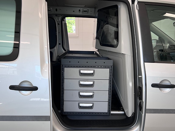 Volkswagen Caddy Maxi 11 of 30