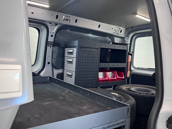 Volkswagen Caddy Maxi 20 of 30