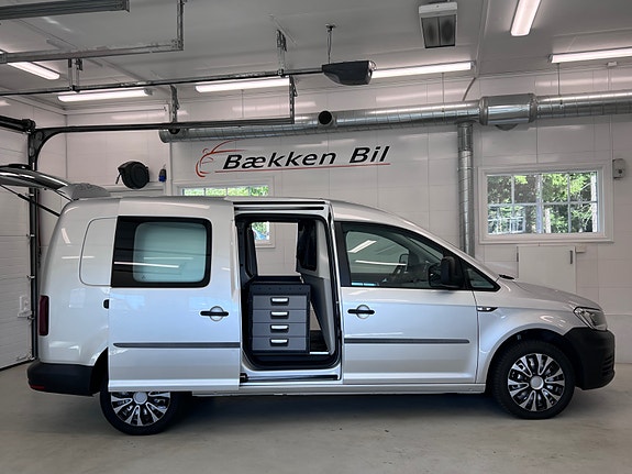 Volkswagen Caddy Maxi 12 of 30