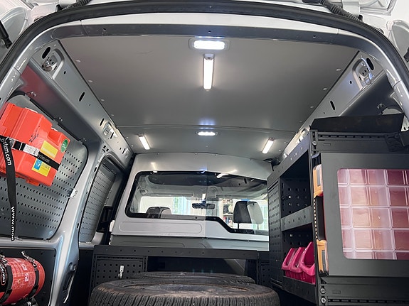 Volkswagen Caddy Maxi 13 of 30