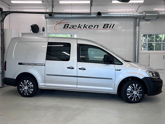 Volkswagen Caddy Maxi 3 of 5