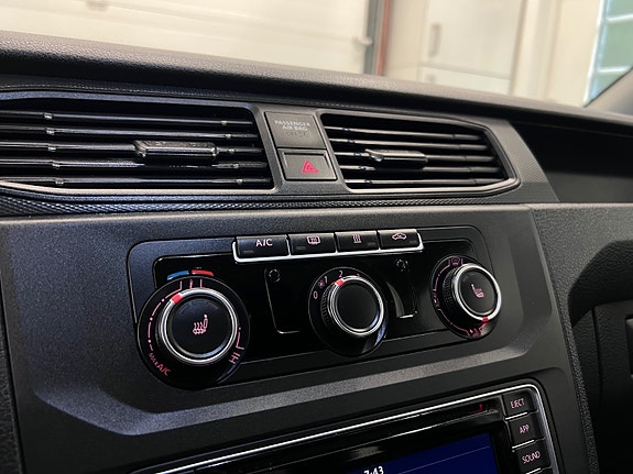 Volkswagen Caddy Maxi 29 of 30
