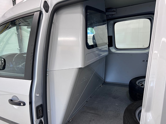 Volkswagen Caddy Maxi 24 of 30