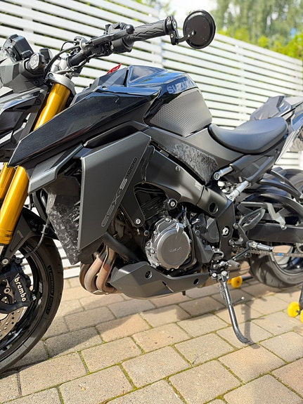 Suzuki GSX-S 1000R 14 of 22