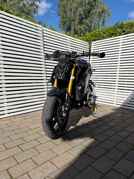Suzuki GSX-S 1000R 21 of 22