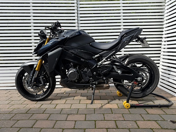 Suzuki GSX-S 1000R 18 of 22
