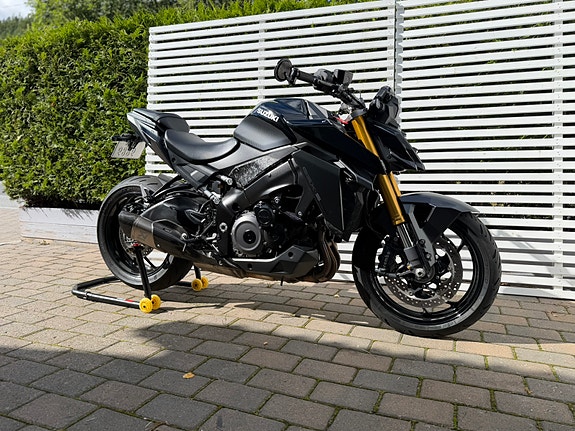 Suzuki GSX-S 1000R 17 of 22