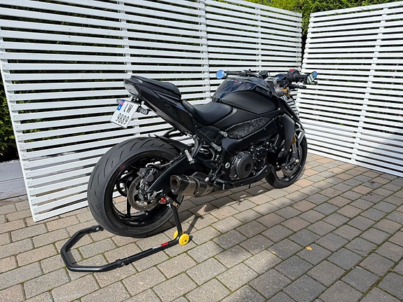 Suzuki GSX-S 1000R 4 of 22
