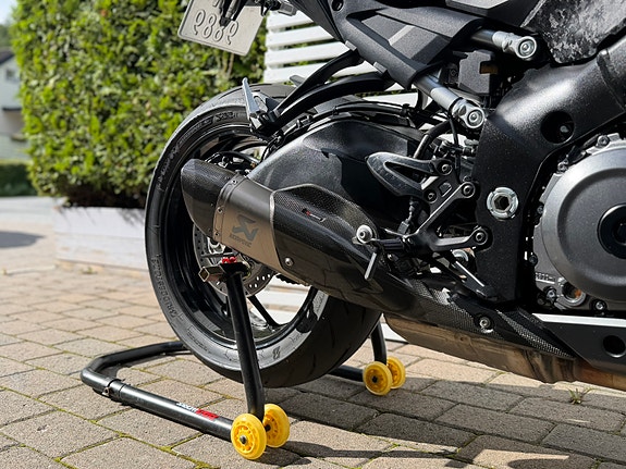 Suzuki GSX-S 1000R 10 of 22
