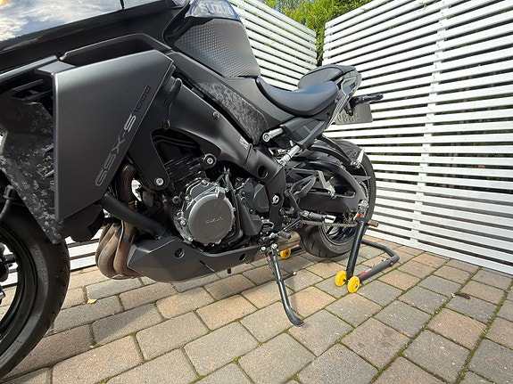 Suzuki GSX-S 1000R 13 of 22