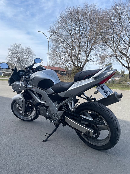 Suzuki SV 650s 6 of 11