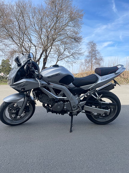 Suzuki SV 650s 2 of 11