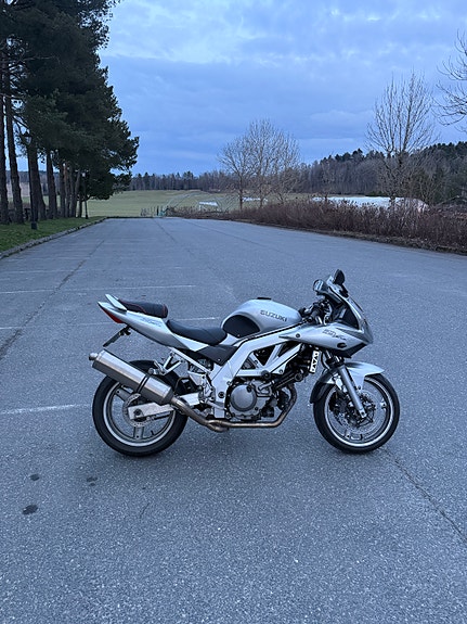 Suzuki SV 650s 3 of 11