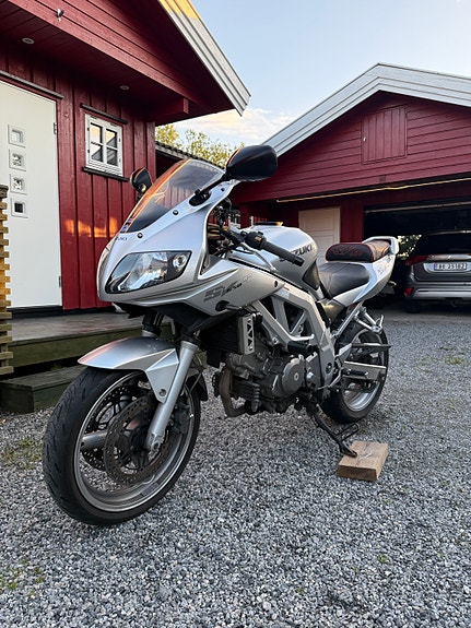 Suzuki SV 650s 9 of 11