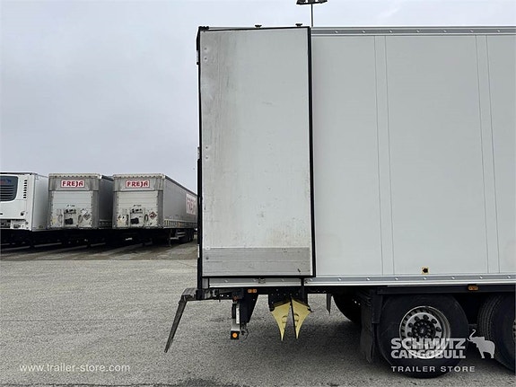 Schmitz Cargobull SKO Reefer Multitemp 11 of 14