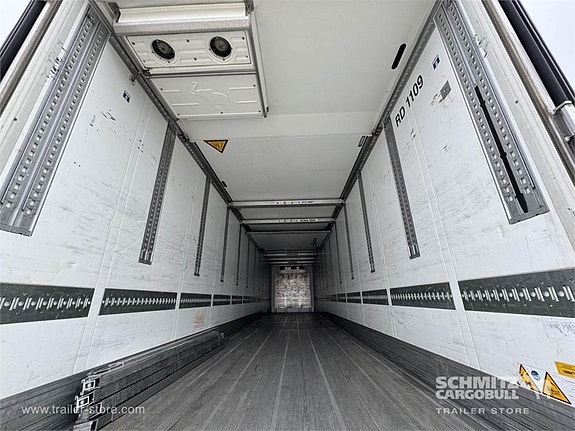 Schmitz Cargobull SKO Reefer Multitemp 13 of 14