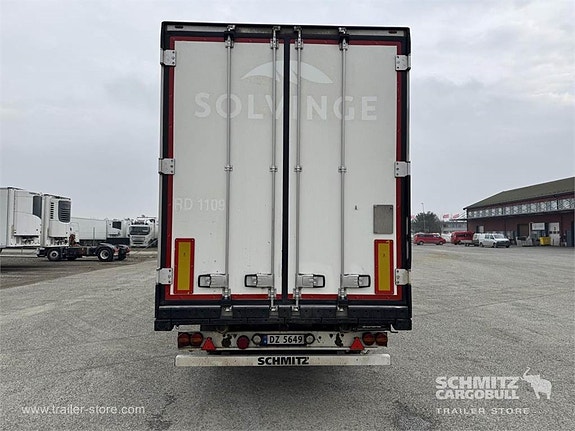 Schmitz Cargobull SKO Reefer Multitemp 4 of 14