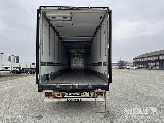Schmitz Cargobull SKO Reefer Multitemp 12 of 14